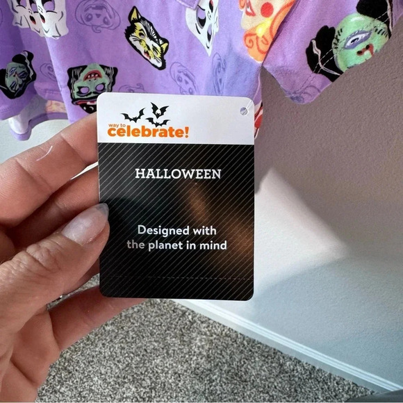 TikTok Viral Halloween Pajama Two-Piece Short Set - size M - Picture 9 of 9